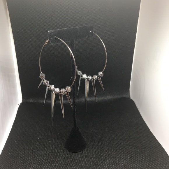 🐾 NWT Large Spiked and Studded Earrings - Picture 2 of 7